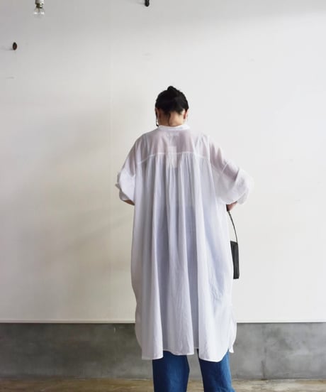 SOIL/BANDED COLLAR GATHERED SHIRT DRESS
