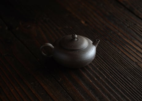 小俣冠丞 / 5 焼締茶銚