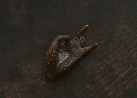 佛手 I .   枯漆　微金彩