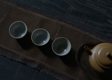 B2-7.    香綴 -kotsuzuri-　~ 古布と茶染め刺繡~  (茶敷布のみ) / 橘 美彩
