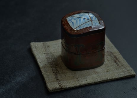 D-1  古帛紗＋中国漆器 青花陶片合子 -KINTSUGI- （2-Piece Set ）  /  西川はるえ