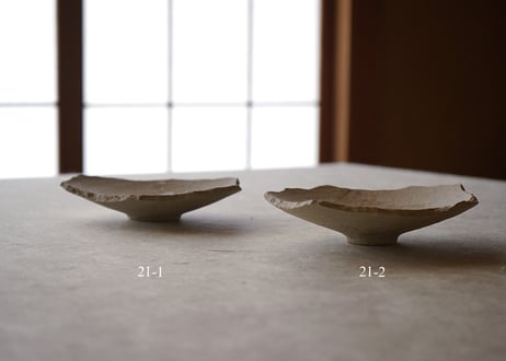 吉田香楠子 / 21 白化粧楢灰 陶片皿
