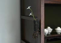 hakomono /  8 . 流竹掛け （枯黒）