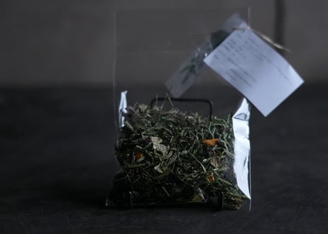 issou / 6 . 草花香茶 KG （ 振舞茶 ）雁金ベース  20 g ( 5 回分)