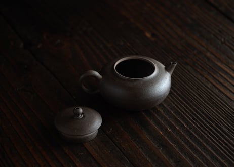 小俣冠丞 / 5 焼締茶銚