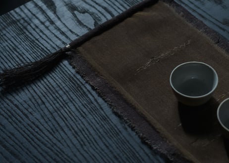 B2-7.    香綴 -kotsuzuri-　~ 古布と茶染め刺繡~  (茶敷布のみ) / 橘 美彩
