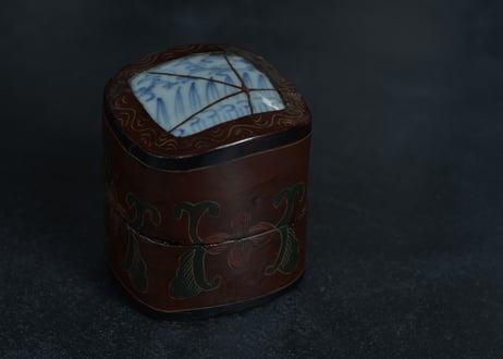 D-1  古帛紗＋中国漆器 青花陶片合子 -KINTSUGI- （2-Piece Set ）  /  西川はるえ