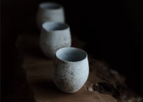 吉田香楠子 / 12　白化粧楢灰 茶杯
