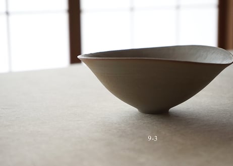 吉田香楠子 / 9 美濃炻器 鉢
