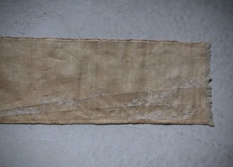 B2-9.    風許 -kazayurushi-　~ 古布と茶染め刺繡~  (茶敷布のみ) / 橘 美彩