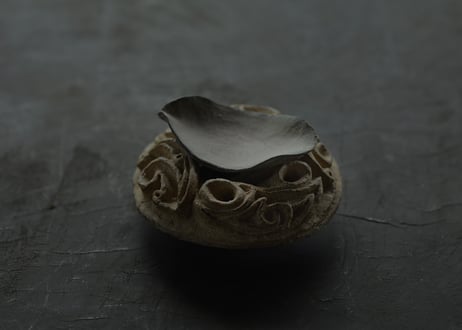 蓮弁 D. 伽羅 微金彩
