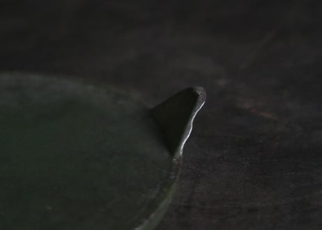 茶奏人  /   3  鉄琺瑯 三つ足燭台見立て 手前盆  ( 古物見立て茶器 )