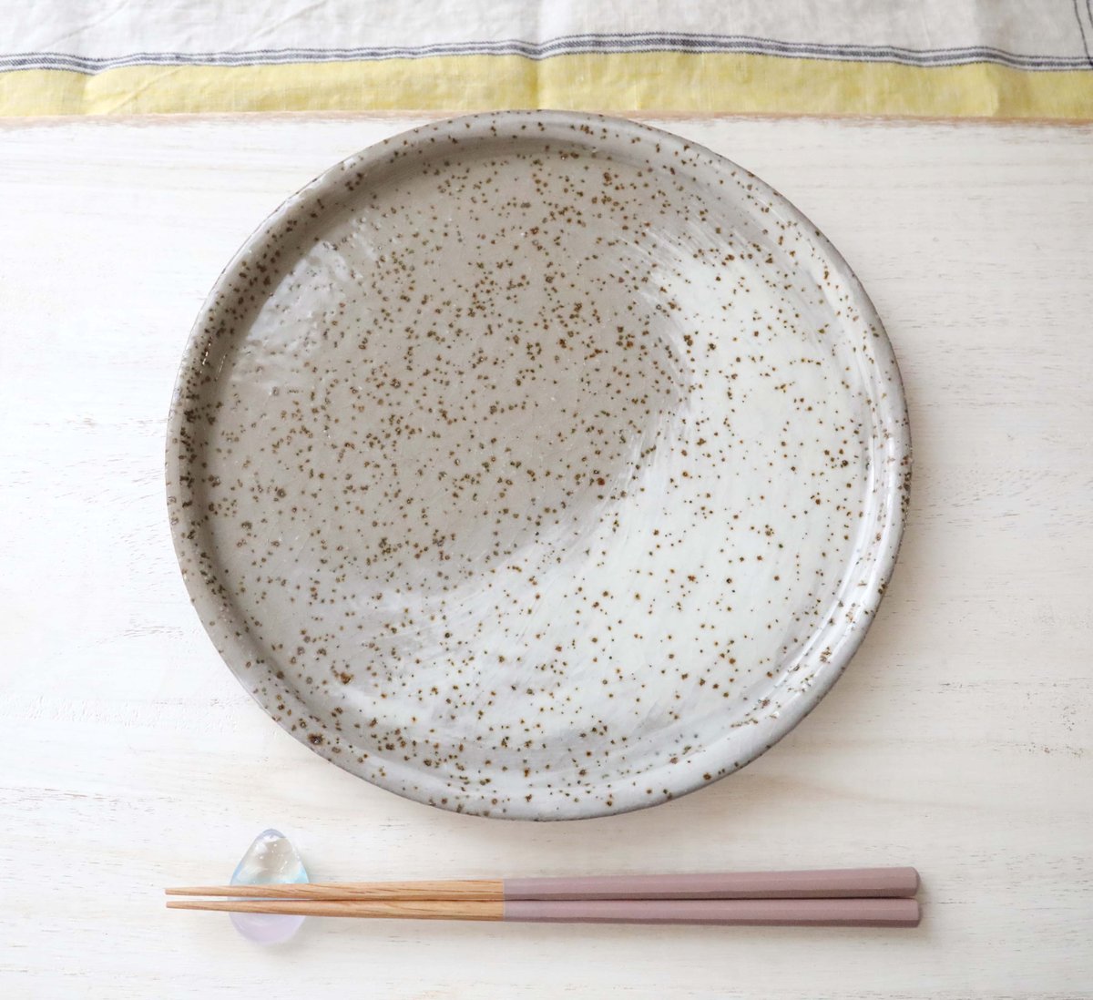 SALE】グレーの御影土 刷毛目模様のプレート皿 還元焼成 ＊ 1 | 創作