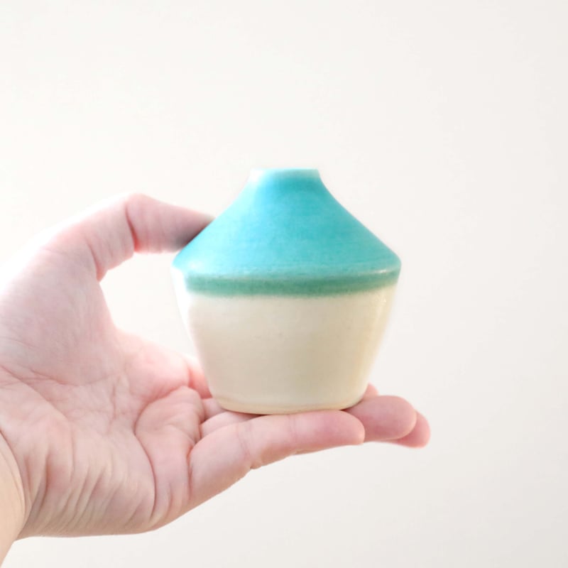 トルコ青マットと白い釉薬のかけ分け一輪挿し ＊ 3 | 創作工房 あめつ