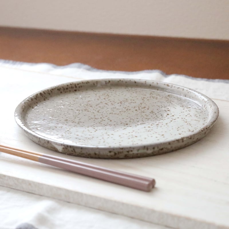 SALE】グレーの御影土 刷毛目模様のプレート皿 還元焼成 ＊ 1 | 創作