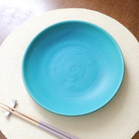 ピンク土に鮮やかなトルコブルー釉、一点物の手作り陶器皿です。 トルコブルー | STORES