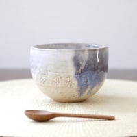 紫陽花印花のお湯のみ 星空のアクセント