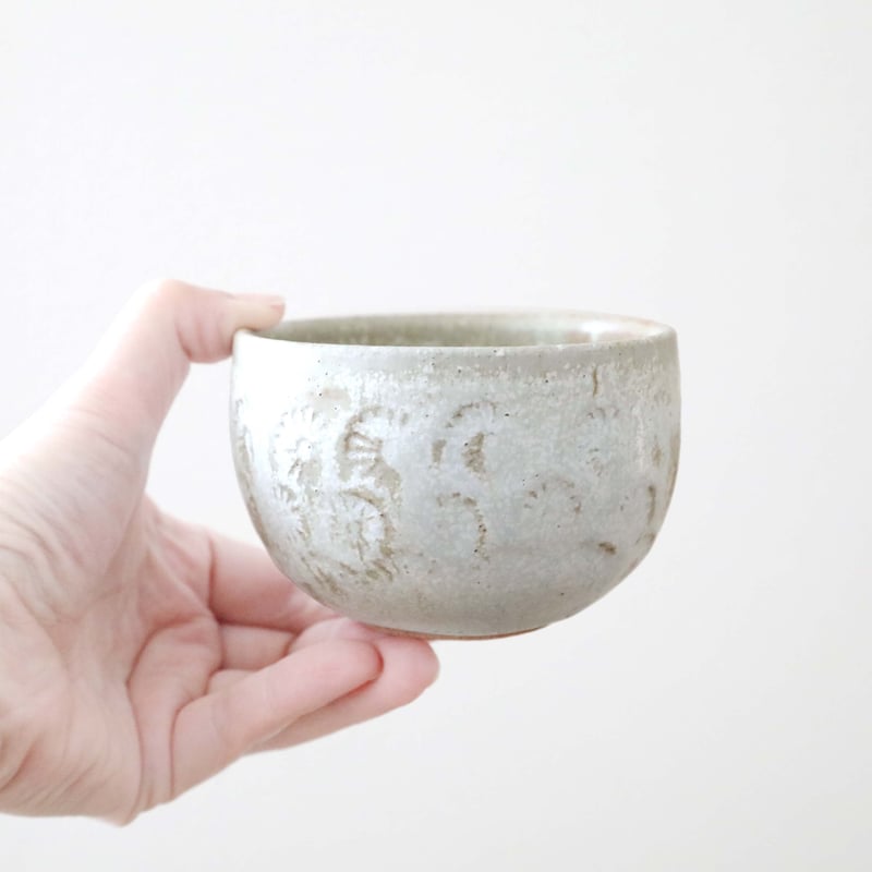 結晶釉と菊の印花のお湯のみ | 創作工房 あめつち薫る