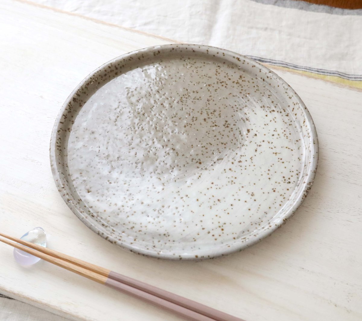 刷毛目（はけめ）グレー二層花器