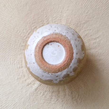 山吹色とマット釉のかけ分け一輪挿し