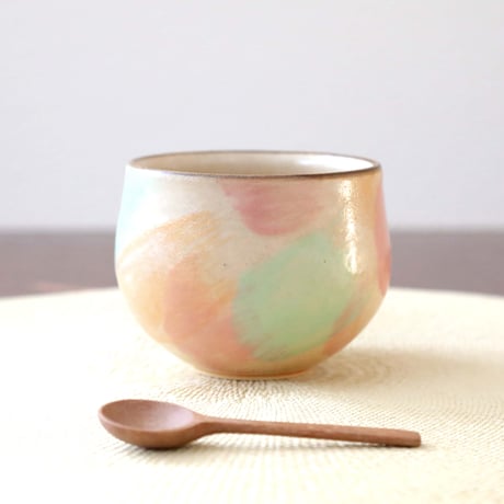 色化粧 春色刷毛目と素朴な陶土のカップ 縁錆