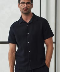 【About Companions】Organic cotton waffle crepe short-sleeve shirt Kuno in black
