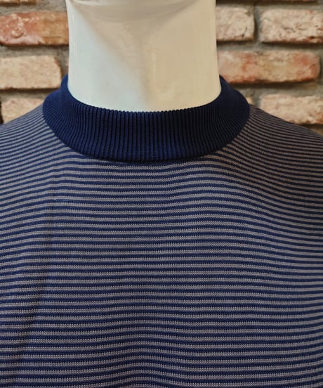 【Augusto.R】Washable Striped "NumA" neck knit Navy × Charcoal