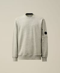 【C.P.COMPANY】Diagonal Raised Fleece Crew Neck Lens Sweatshirt