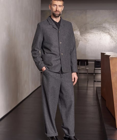 【About Companions】Lambswool trousers Carlo in anthracite