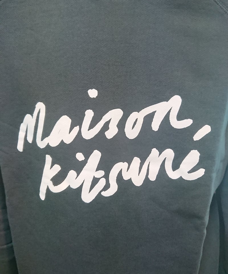 MAISON KITSUNE】 HANDWRITING CLEAN SWEATSHIRT |