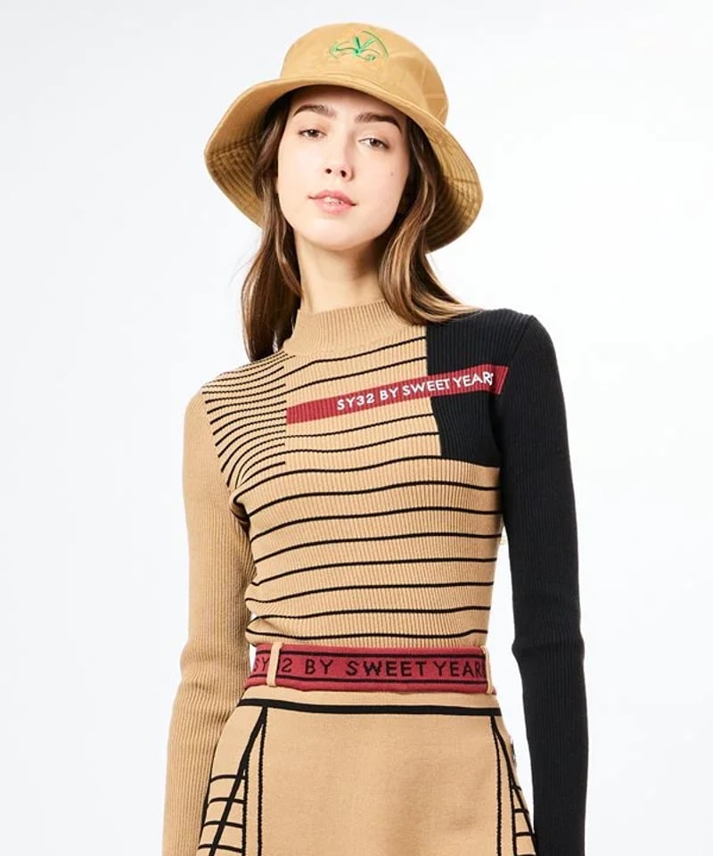 SY32 Mサイズ　ベージュ　PANEL BORDER SWEATER SY32 MサイズベージュPANEL BORDER SWEATER