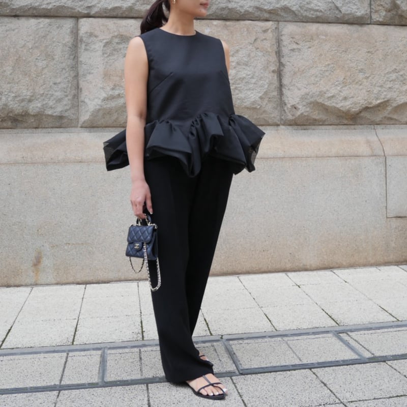 Prima Peplum Sleeveless black | HEVE