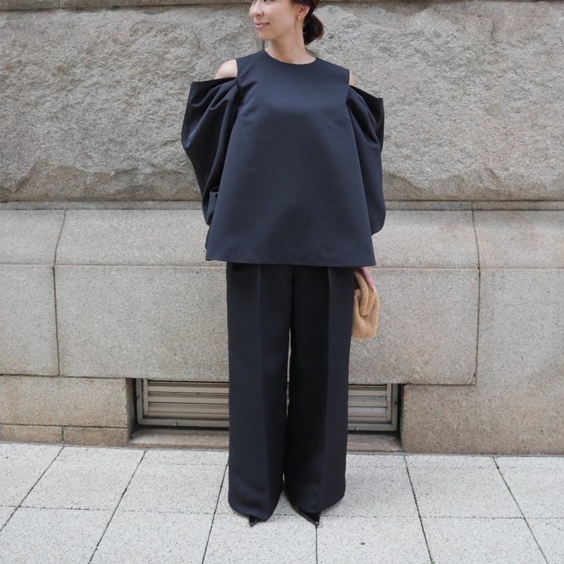 Cut off soulder BL black | HEVE