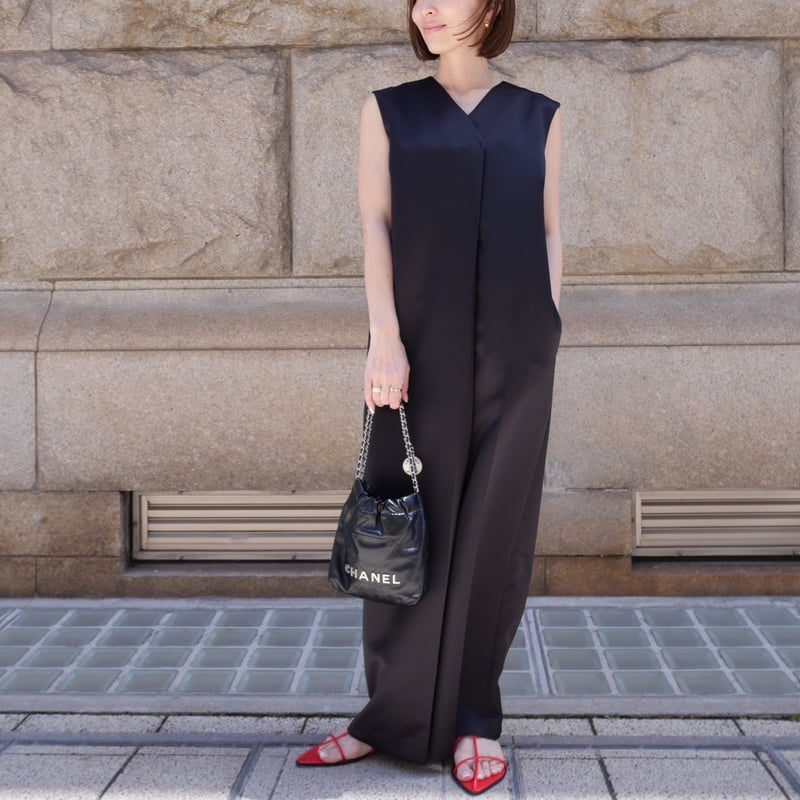 美品　Heve　レディース　サテン　オールインワン　M　ブラック satin all-in-one ブラック | HEVE
