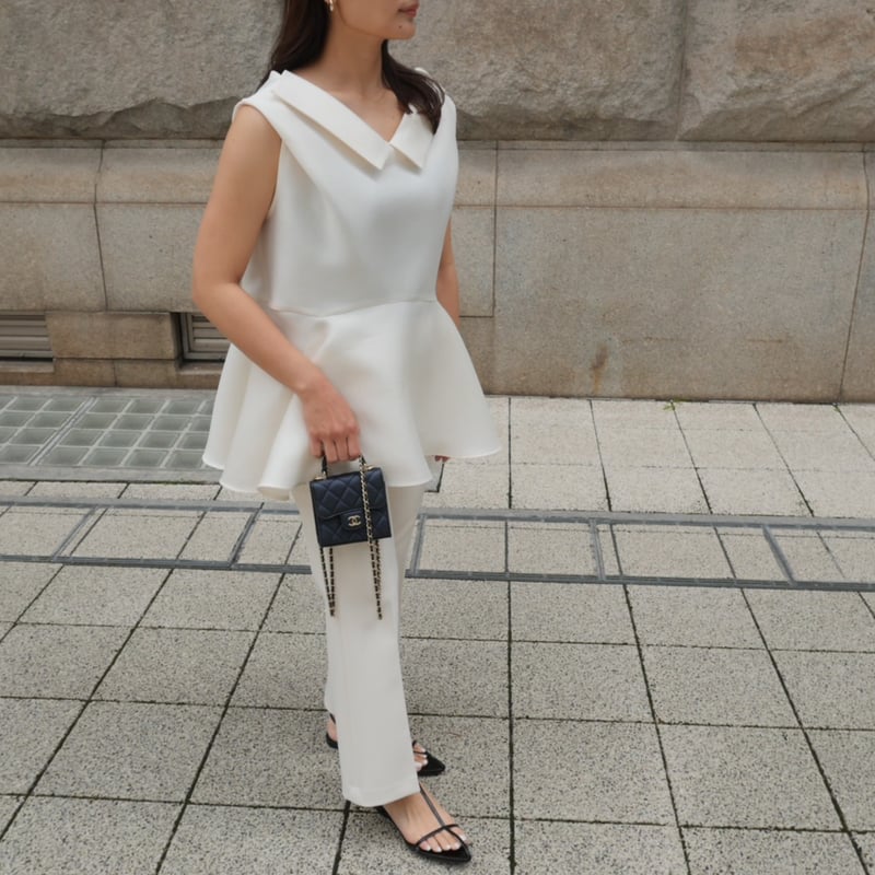 two charm blouse バニラ | HEVE