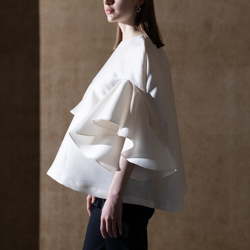 heve へイヴ Silky Cape BL vanilla フリルトップス 予約】Silky Cape BL vanilla | HEVE