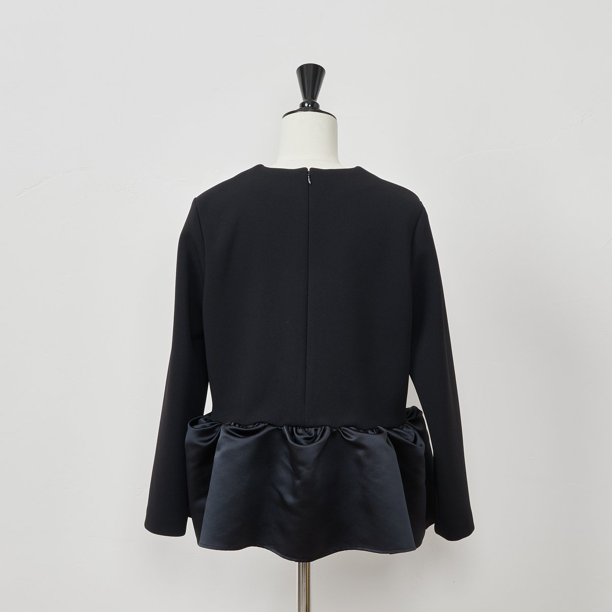 Ripple Peplum Blouse black | HEVE