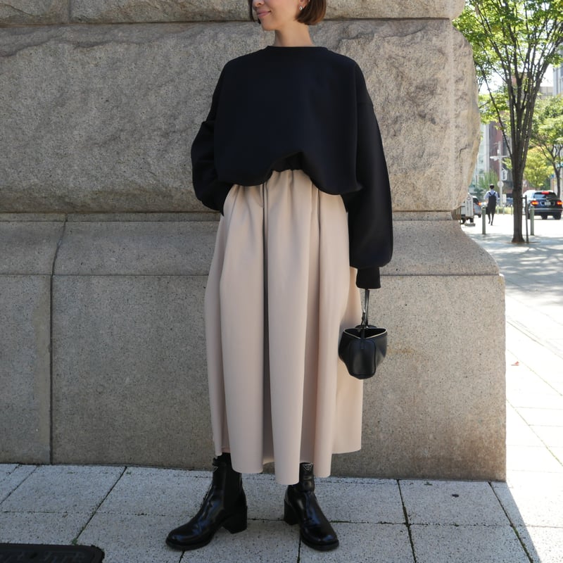 予約】Cloud Balloon Sweat black | HEVE