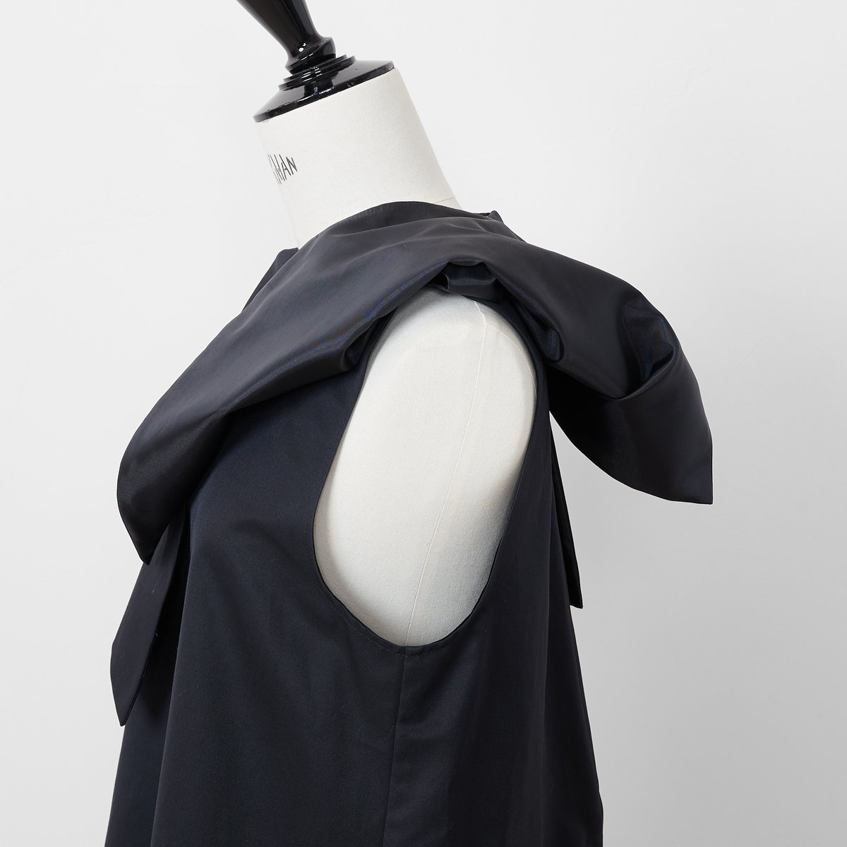予約】Layer Cape BL black | HEVE
