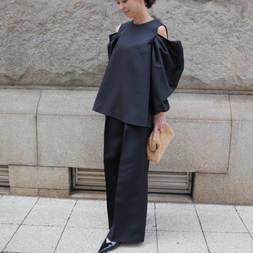 HEVE ホワイト　　カットオフショルダー　　ブラウス F heve HEVE ホワイトオフショルダーブラウス F heve