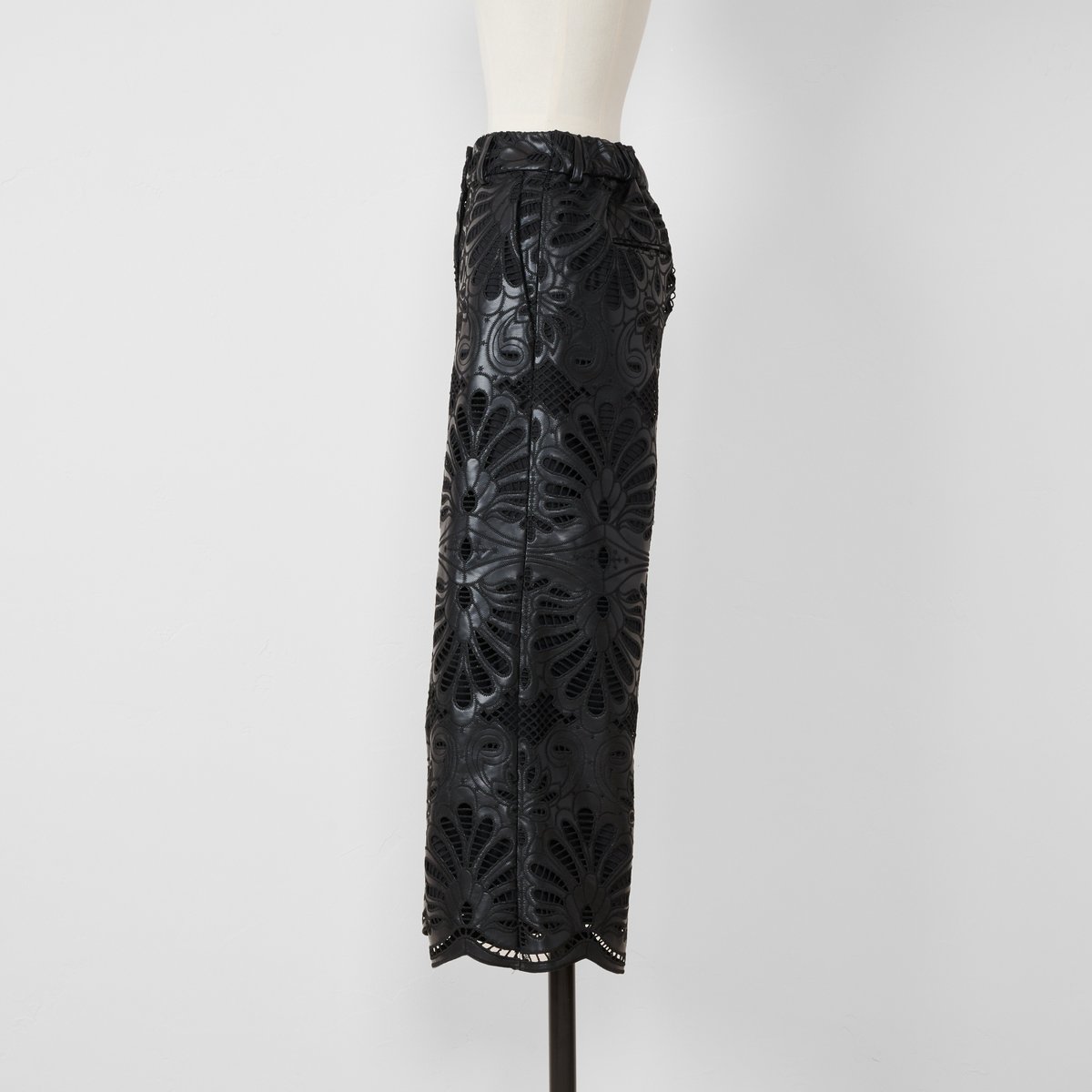 シャツ/ブラウス(半袖/袖なし) heve Leather Lace Scalap BL black 再予約】Leather Lace Scalap BL black | HEVE