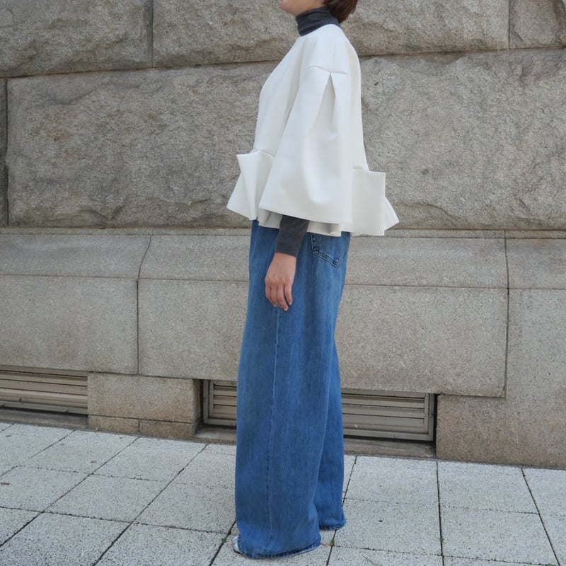 Petal Form Blouson white | HEVE