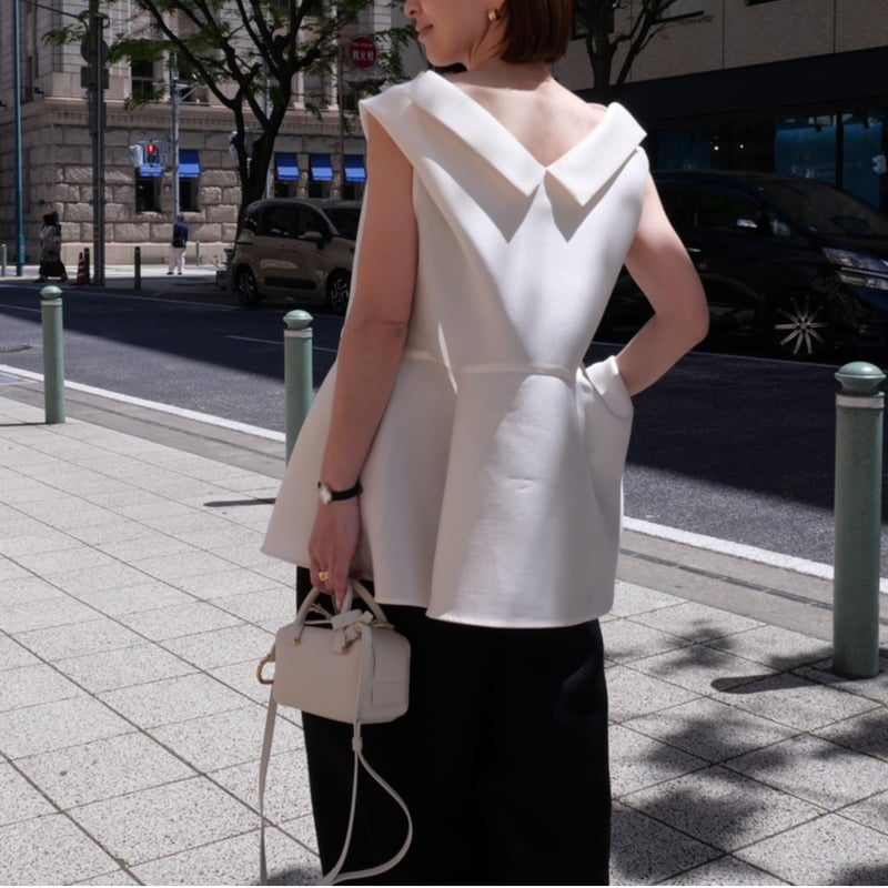 HEVE two charm blouse　バニラ　新品タグ付き two charm blouse バニラ | HEVE