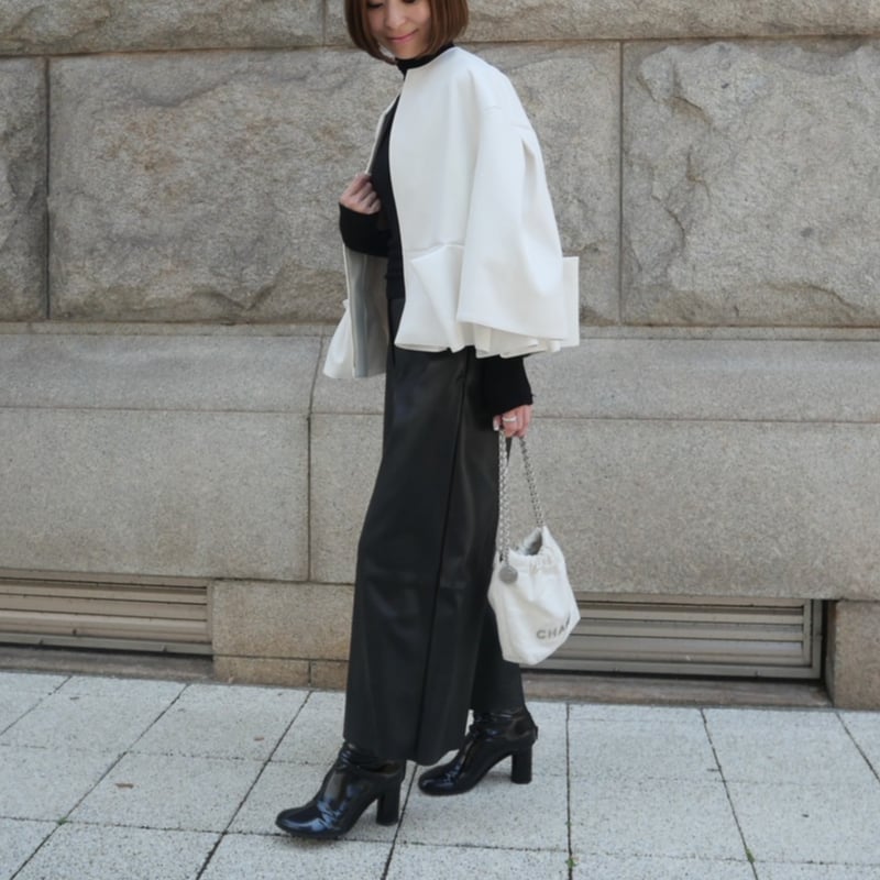 Petal Form Blouson white | HEVE