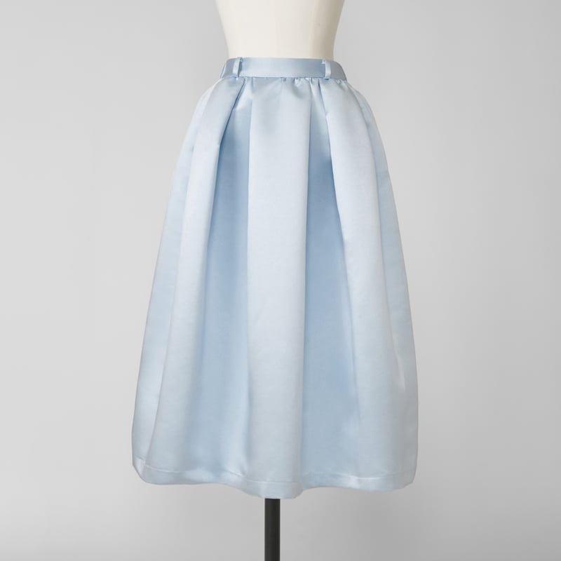 予約】Satin Dress Tuck SK sax | HEVE