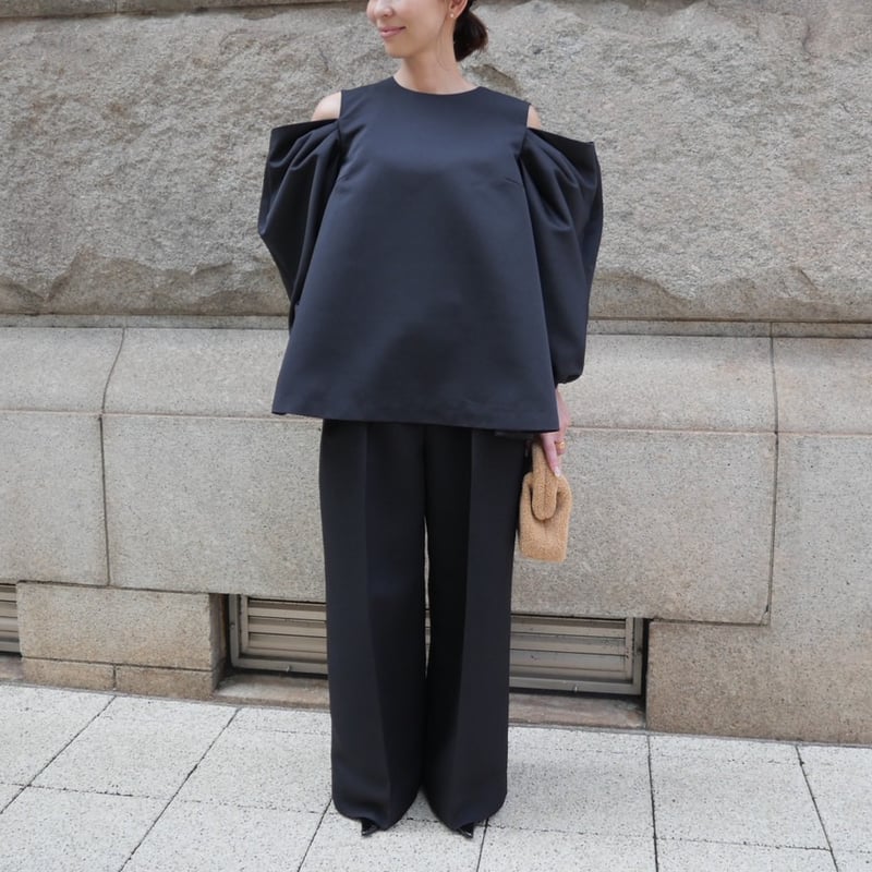 HEVE カットオフショルダーブラウス Cut off soulder BL black | HEVE