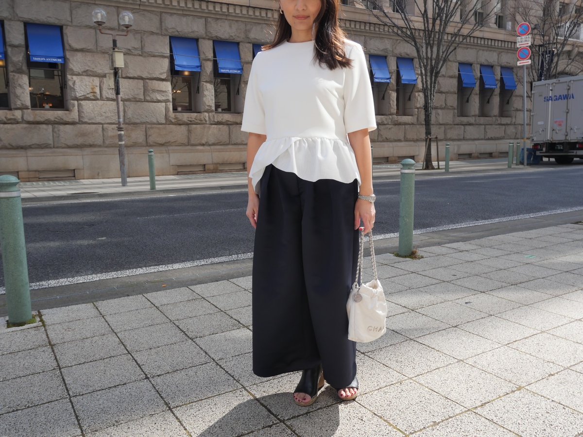 heve PEONY ペフラムブラウス ネイビー￼