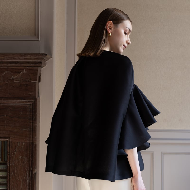 予約】Silky Cape BL black | HEVE