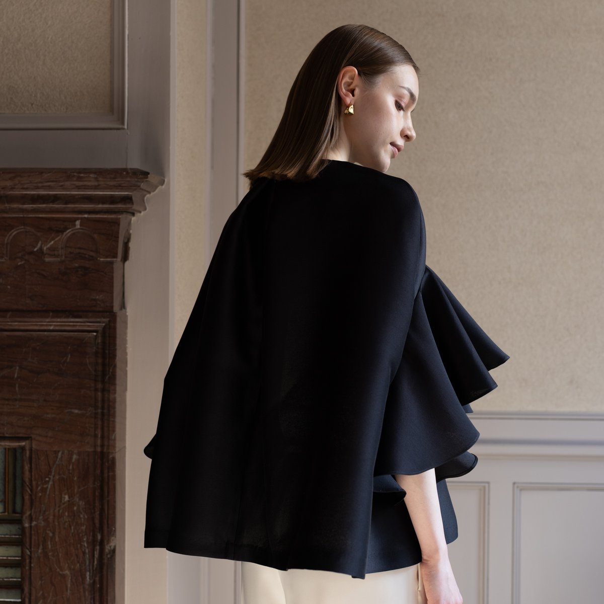 予約】Silky Cape BL black | HEVE 予約】Silky Cape BL black | HEVE