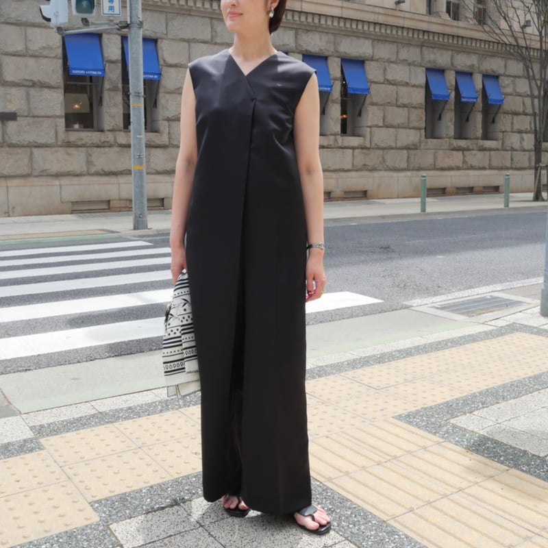 satin all-in-one ブラック | HEVE
